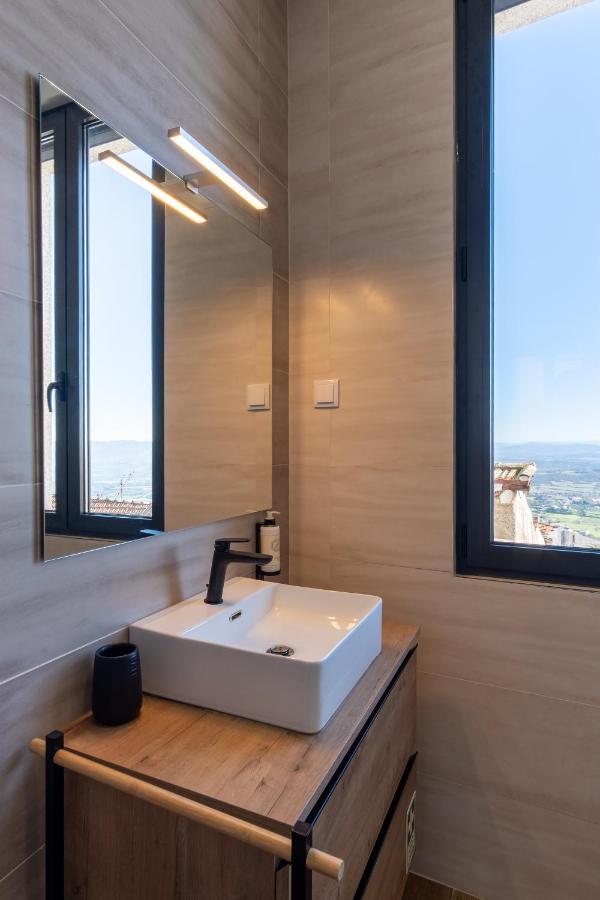 Apartamentos Do Mercado Covilha Bagian luar foto